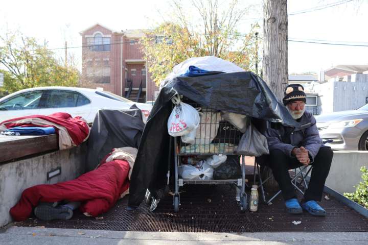 Homeless people are effectively banned from sidewalks in Houston’s Greater East End