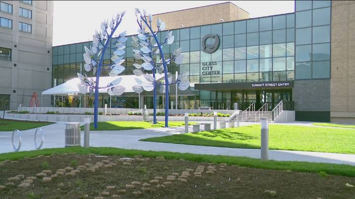 Toledo to host international electric vehicle summit's US debut