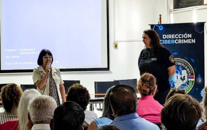 Concretaron taller de manejo de redes sociales y prevención de estafas