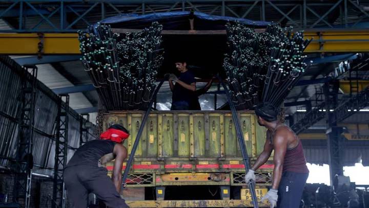 October Manufacturing output hits 5-year high on strong domestic demand