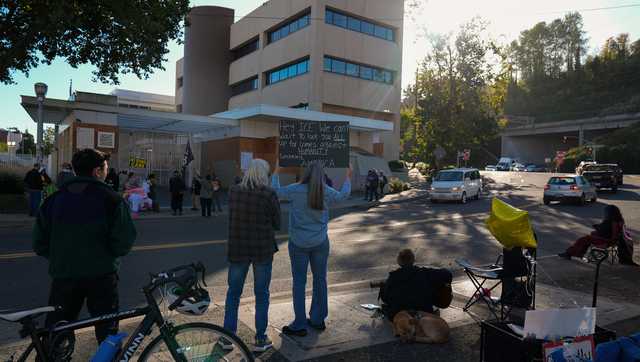 Judge again bars Trump administration from deploying troops to Portland, Oregon