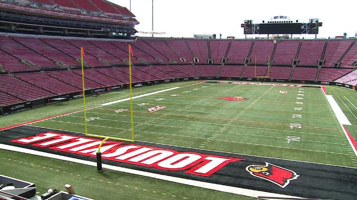 Texas man accused of threatening Louisville coach Jeff Brohm arraigned