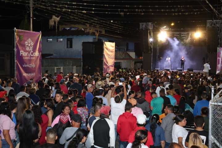 Gran noche musical de la Expo Flor y Café puso a vibrar al Jardín de Oriente
