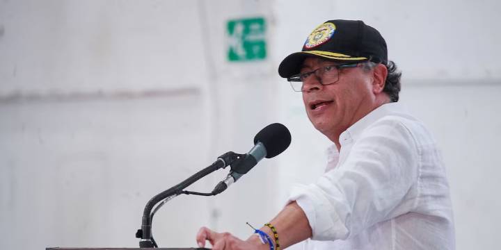 “Las bombas no sirven ni para la paz ni para la guerra”: fuertes críticas del presidente de Indepaz a los bombardeos autorizados por Petro