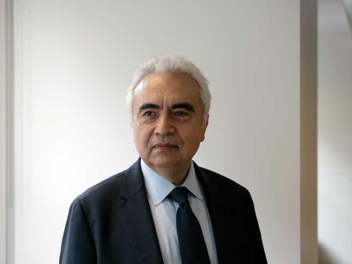 ¿Por qué todo el mundo quiere conocer al "hombre más aburrido del mundo"?