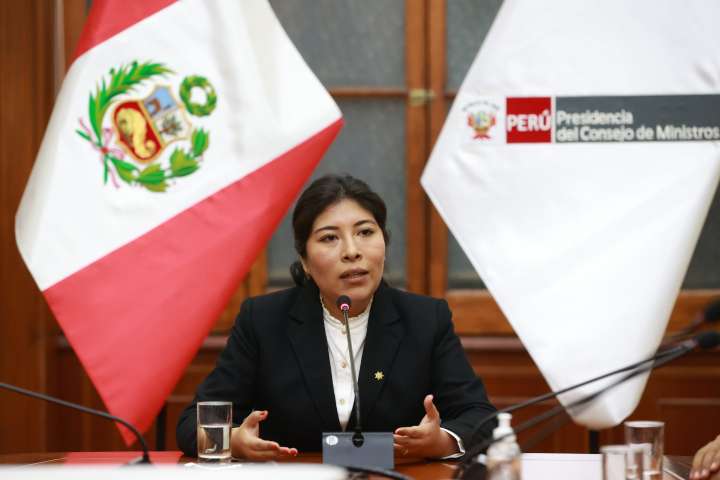 ¿Quién es Betssy Chávez? La exministra peruana cuyo asilo en México provocó la ruptura...