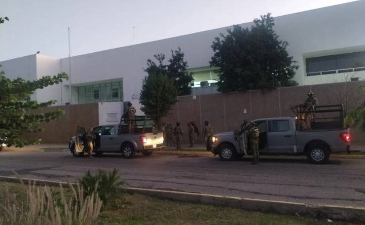Agentes federales abaten a 13 presuntos criminales en Sinaloa
