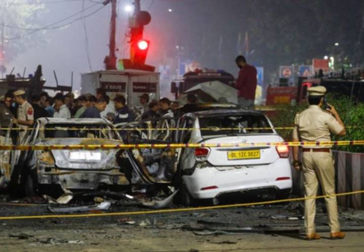 Delhi blast: CCTV footage shows lone suspect, i20 car parked for three hours before explosion