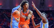 Stojakovic scores 20 points as No. 8 Illinois routs Long Island 98