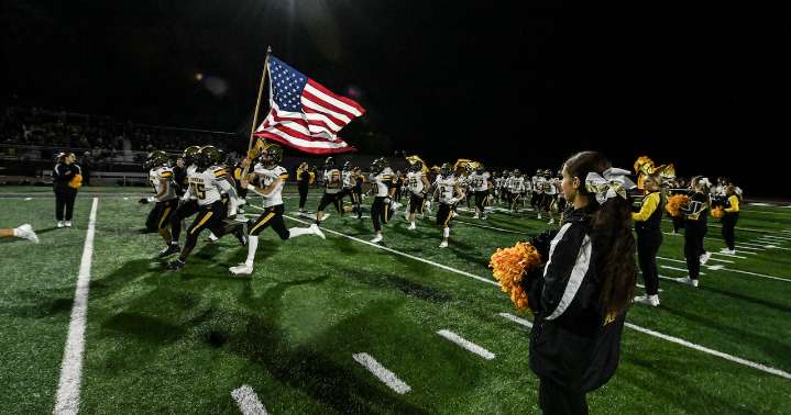 Northwestern Lehigh football makes it 30 victories in a row, advances to state semifinals