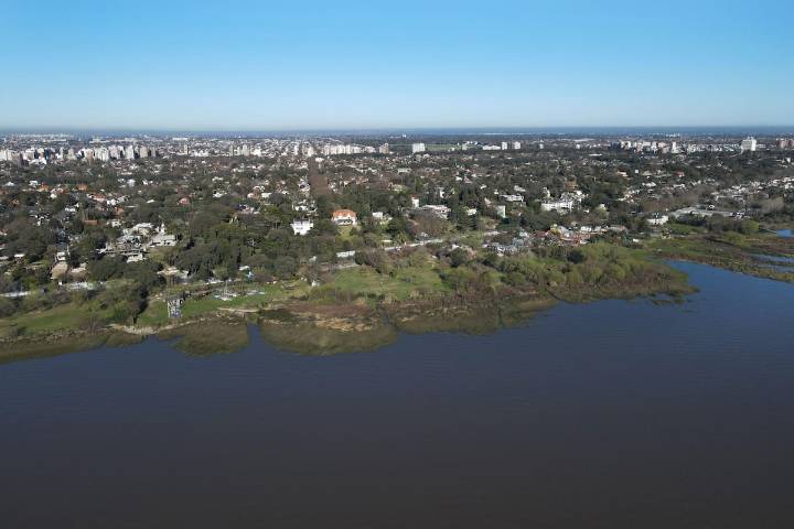 "Sobre barrancas y con vistas únicas". Cuánto cuesta una casa en el barrio donde vive Valeria Mazza