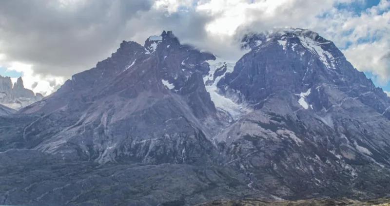 Aumentan a cinco los turistas fallecidos en tragedia de Torres del Paine: hay cuatro sobrevivientes