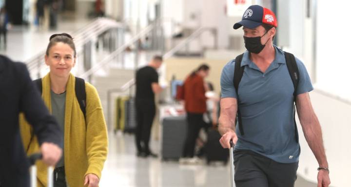 Hugh Jackman Lands in L.A. with Girlfriend Sutton Foster | Hugh Jackman, Sutton Foster