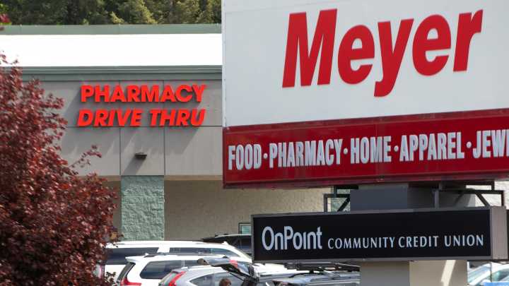 What's open and closed on Thanksgiving in Oregon? See…