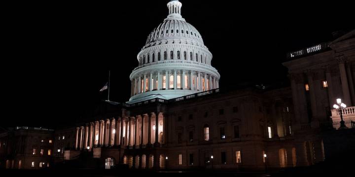 La Cámara de Representantes de EEUU aprobó la ley que pone fin al cierre del gobierno y envió la iniciativa a Trump para su promulgación