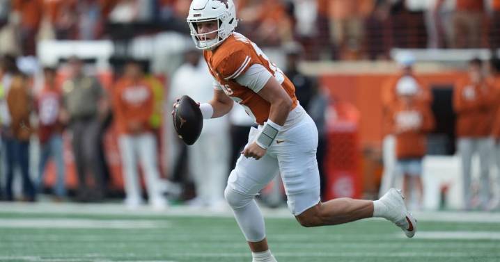 Manning throws 3 touchdowns and No. 20 Texas holds of No. 9 Vanderbilt