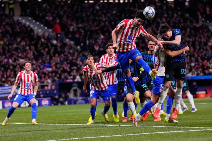 Atlético de Madrid multado por comportamiento racista de sus aficionado en Champions