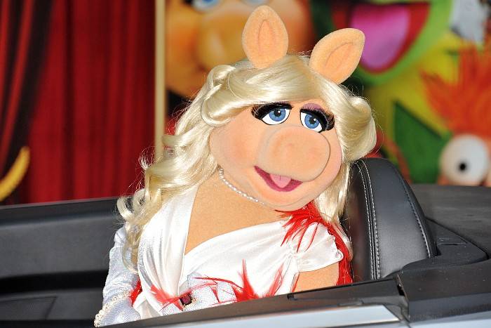 Jennifer Lawrence, Emma Stone, & Cole Escola Are Making a Miss Piggy Movie
