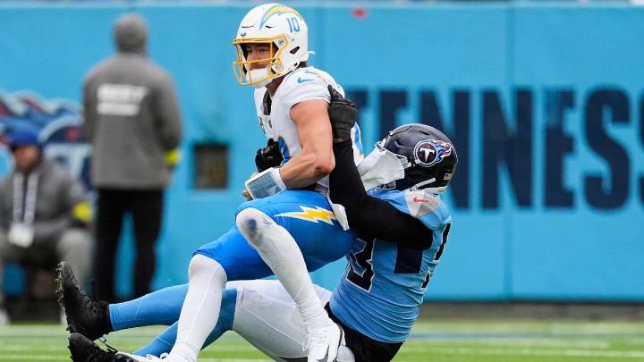 Chargers trying to figure out offensive line on the fly ahead of stiff test from Steelers