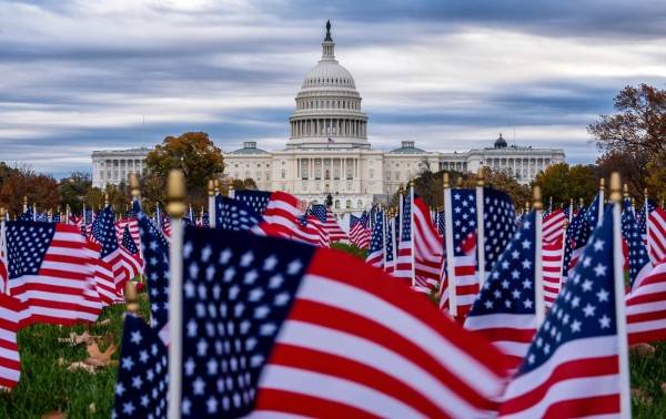 Cierre de gobierno dejará huella en economía de EU por pérdida de salarios y vuelos cancelados