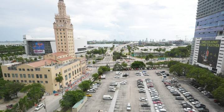 Retired professor's legal campaign to block Trump presidential library set for August 2026 trial