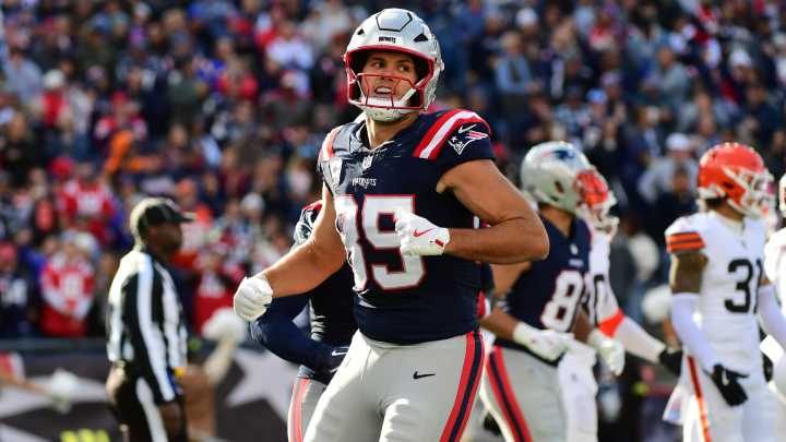 Hunter Henry Issues Three-Word Message After Patriots Beat Falcons