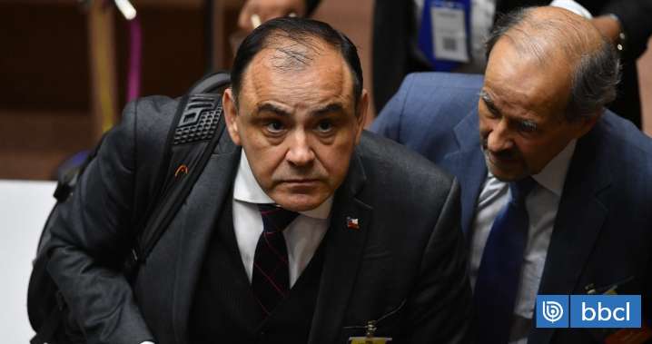 Exministro Antonio Ulloa deberá devolver vehículo y casa en Vitacura tras ser destituido por el Senado