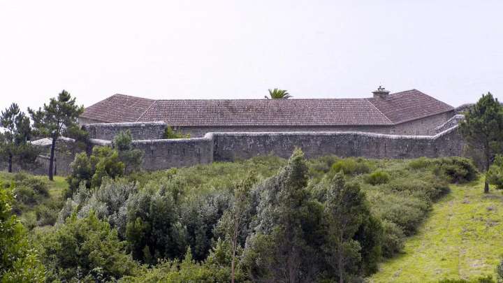 Se vende castillo en Galicia: una impresionante fortaleza del siglo XVIII junto al mar