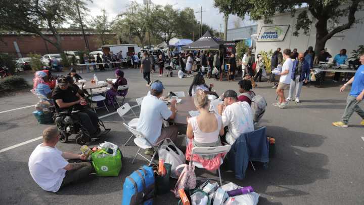 Annual Thanksgiving giveaway at Union Mission serves 500