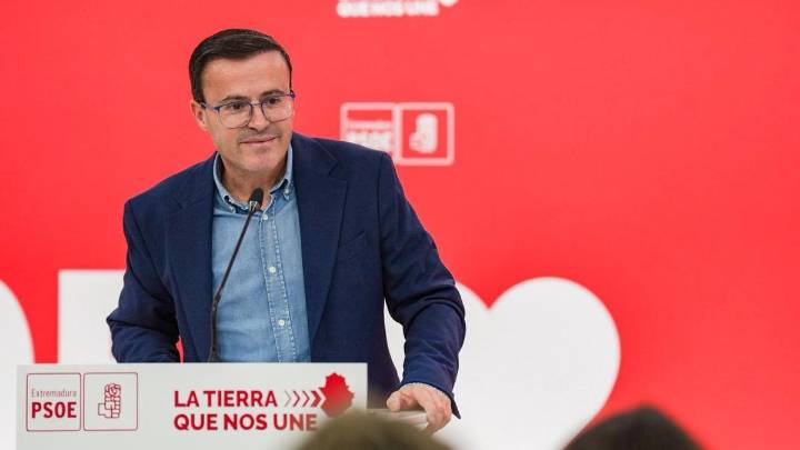 Gallardo promete viviendas públicas a 90.000 euros y Atención Primaria en un máximo de 48 horas