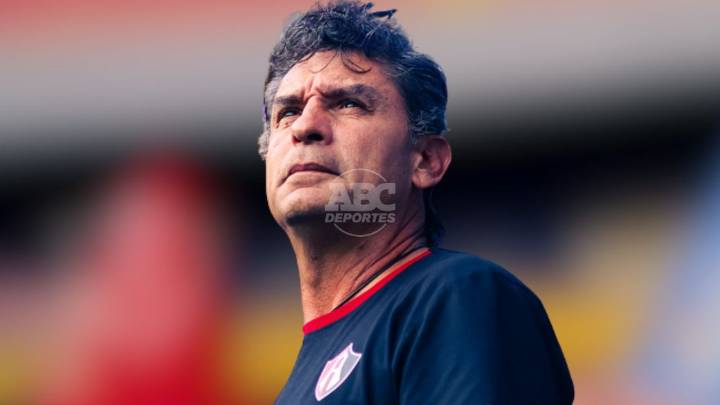 Roberto Medina renuncia a Atlas Femenil