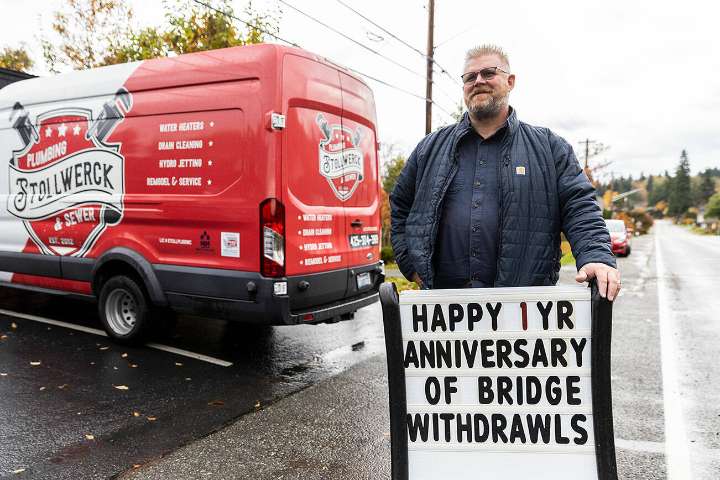 ‘Happy 1 year anniversary of bridge withdrawals’
