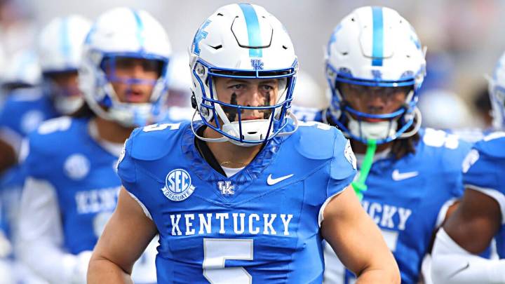 Zach Calzada video: Kentucky's seven-figure QB deal turns into a cautionary tale
