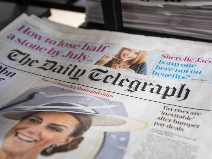 Daily Mail publisher agrees £500m deal to buy Telegraph newspaper