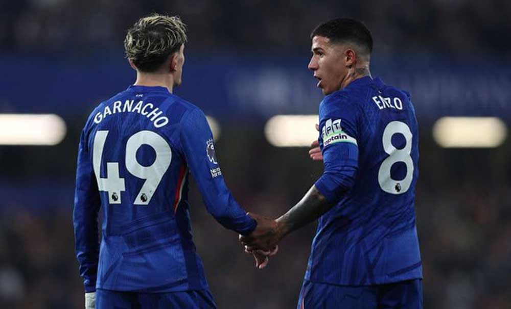 3-0. Garnacho derriba el muro del Wolves