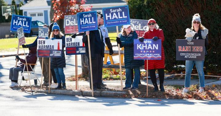 Reardon wins second term, Amesbury override fails