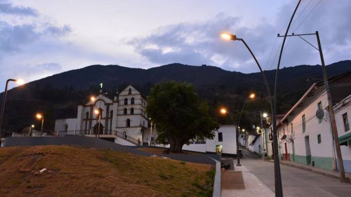 Enclavado en las montañas de Santander, el pueblo bendecido con sus atractivos naturales,