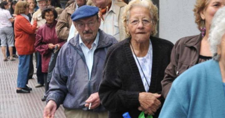 Se atrasó todo el calendario de pagos de jubilados de diciembre: cuándo cobro con aumento