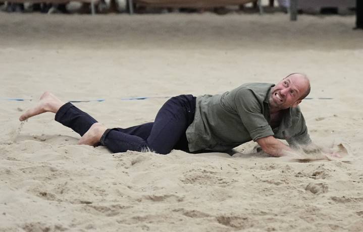 Cele|bitchy | Sources close to Prince William: ‘Harry is a spoiled brat and wants the attention’