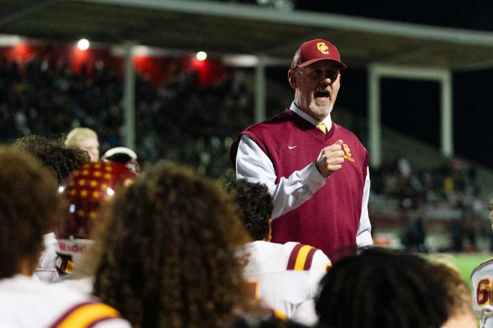 Former Oregon high school football coaching legend to serve suspension following outburst