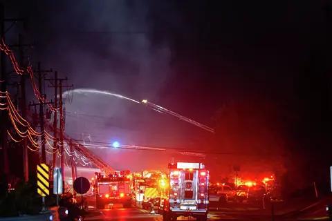 At Least Seven Killed After Cargo Plane Crashes at Kentucky Airport, Fire Spreads to Nearby Businesses