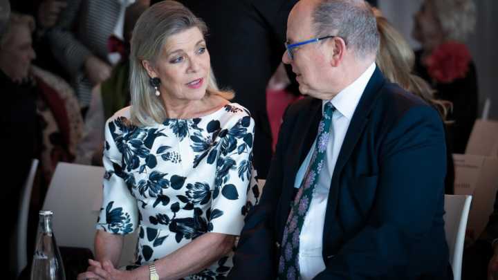 Carolina de Mónaco deslumbra con vestido azul cielo, ¿se inspiró en Kate Middleton?