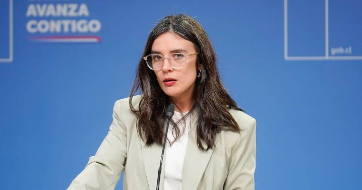 “No hemos dejado de poner en el centro la responsabilidad social”: Vallejo responde críticas de Jara a presupuesto de Vivienda