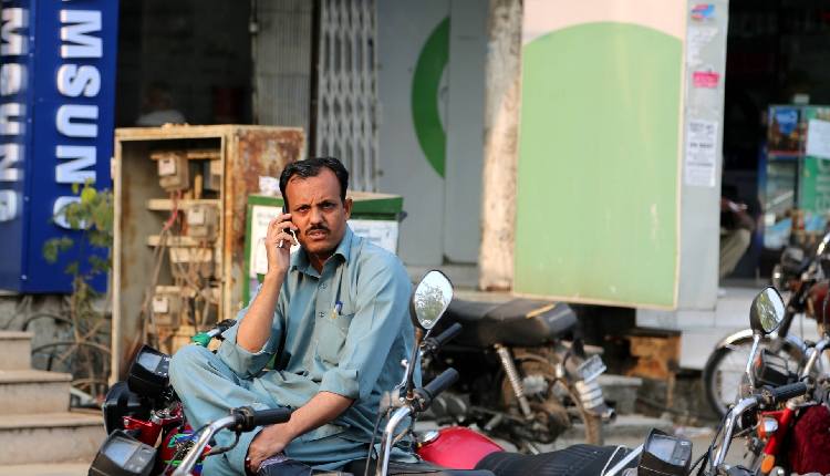 Pakistan: Mobile Internet Services Suspended In Balochistan Yet Again