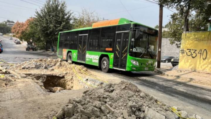 Baches, fugas de aguas negras y obra inconclusa pone en riesgo a vecinos de Guadalupe