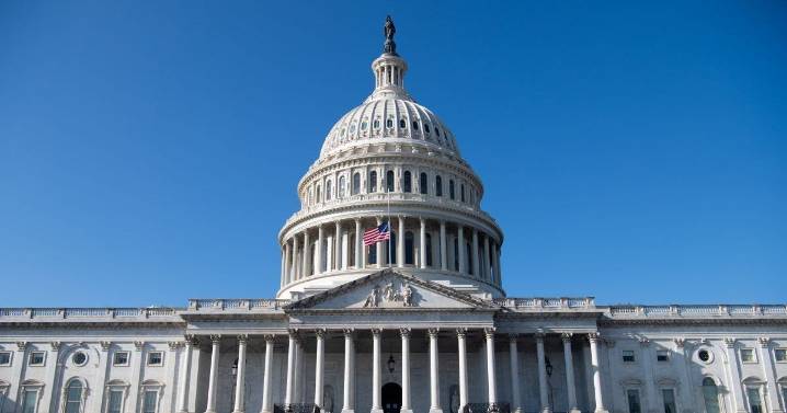 Reserva Federal hace un 2do recorte de tasas, mientras sigue la parálisis presupuestaria