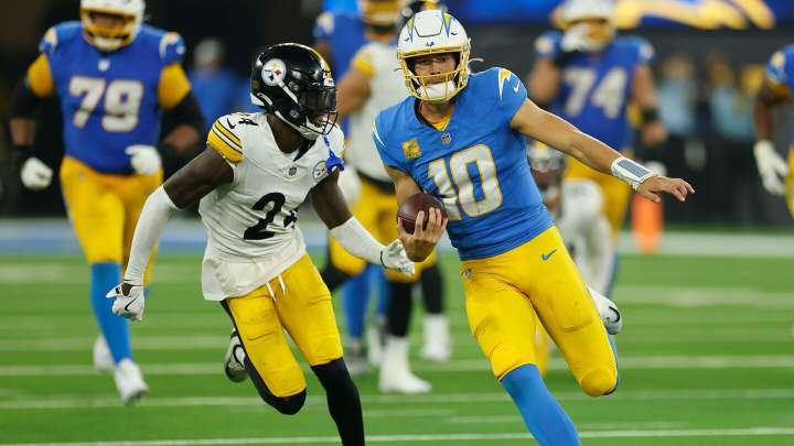 Highlights: Chargers make light work of Steelers