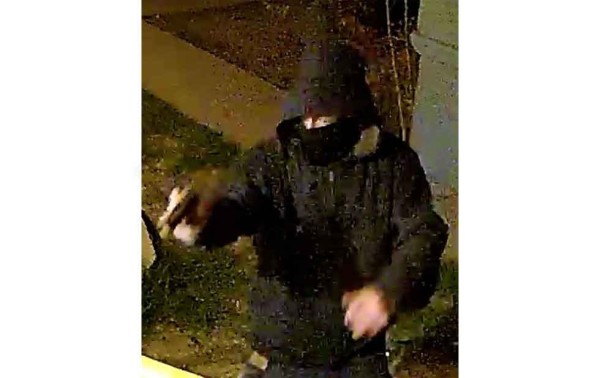 Buscan a ladrón violento y armado que operar en la zona Central