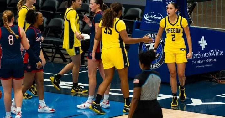 Oregon WBB: Ducks rally in Frisco with fourth-quarter surge over Saint Mary's