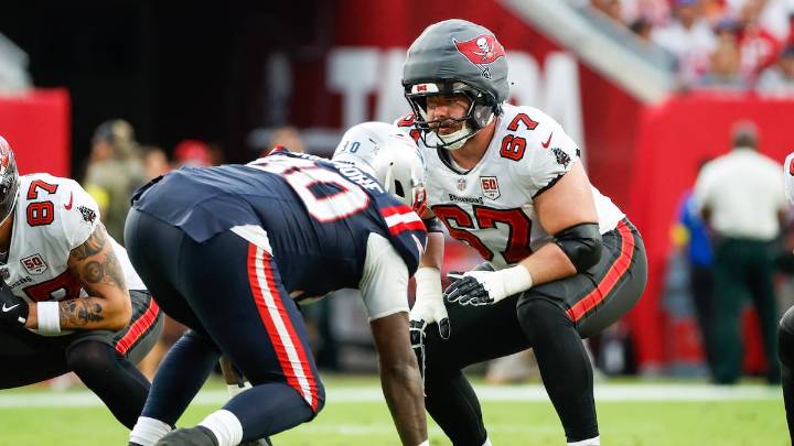 Bucs’ run game looks better behind a healthy Luke Goedeke